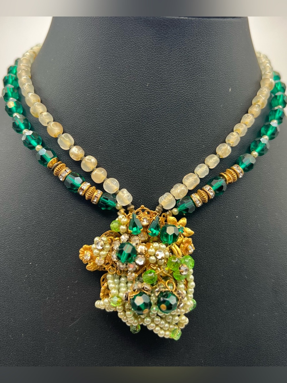 Original by Robert Vintage Green Glass & Faux Pearl, Gold Tone Choker Necklace